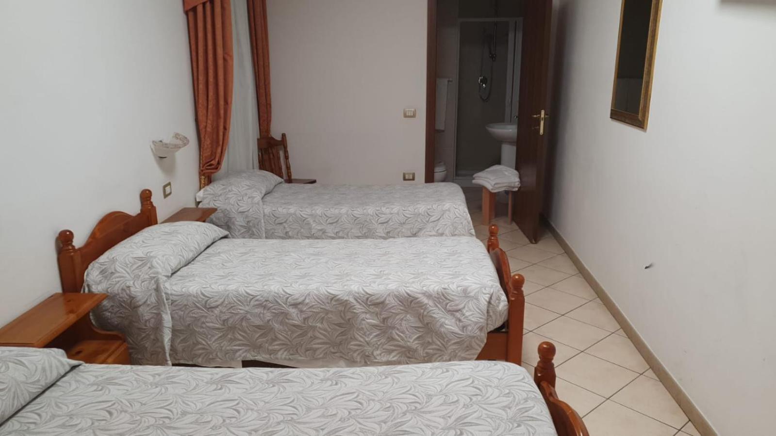 Hotel 4 Mori Cagliari Buitenkant foto