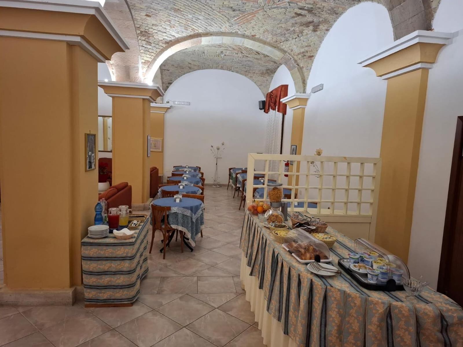 Hotel 4 Mori Cagliari Buitenkant foto